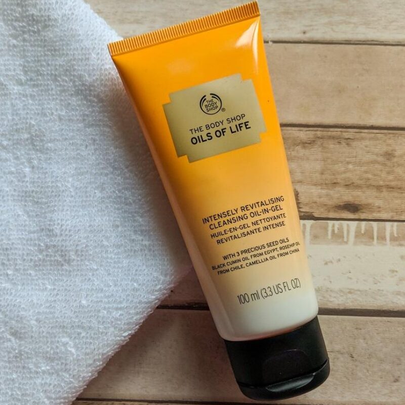 The Body Shop Oils Of Life Cleansing Oil-In-Gel